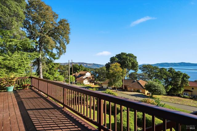 2965 S Lake Dr, Kelseyville, CA 95451