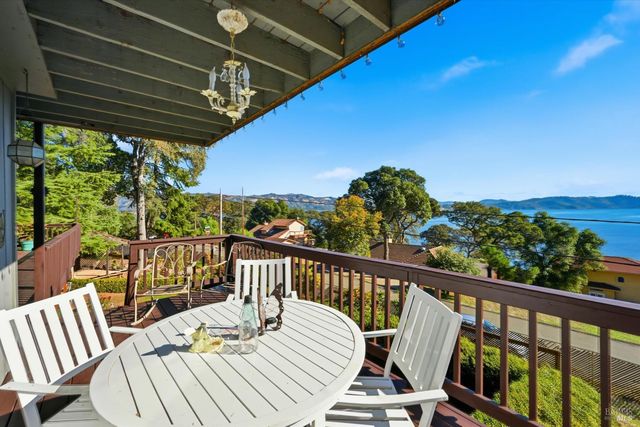 2965 S Lake Dr, Kelseyville, CA 95451