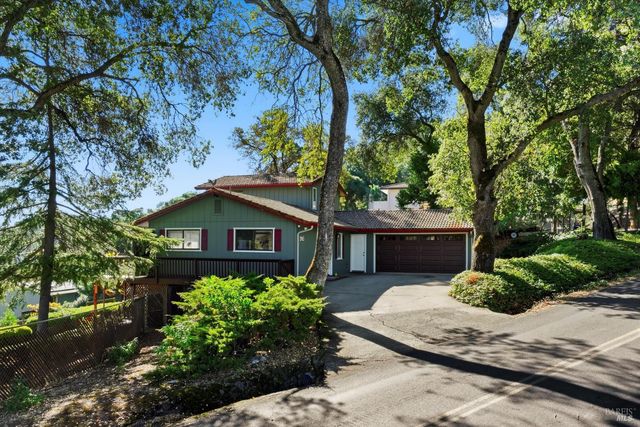 2965 S Lake Dr, Kelseyville, CA 95451