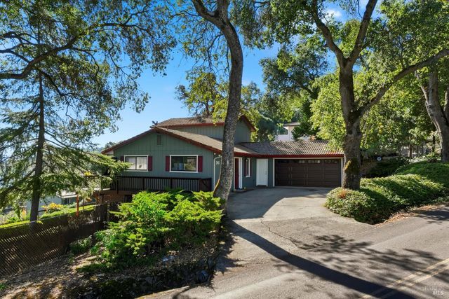 2965 S Lake Dr, Kelseyville, CA 95451