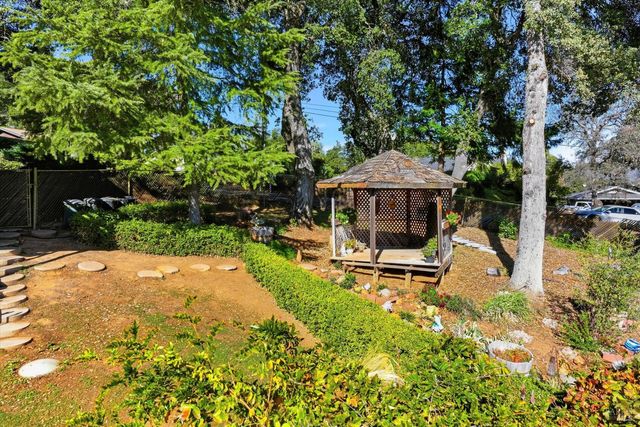 2965 S Lake Dr, Kelseyville, CA 95451