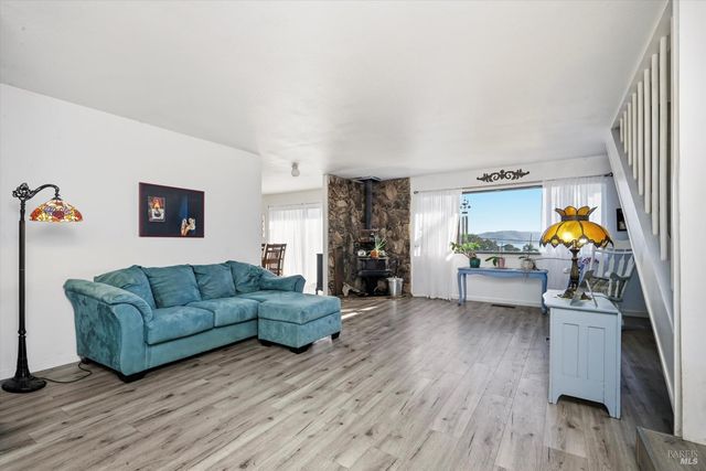 2965 S Lake Dr, Kelseyville, CA 95451