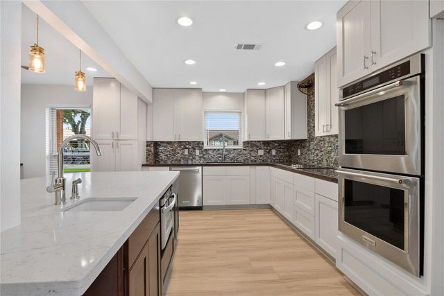 3208 Woodstone Drive, Baytown, TX 77521