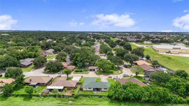 3208 Woodstone Drive, Baytown, TX 77521
