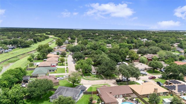3208 Woodstone Drive, Baytown, TX 77521
