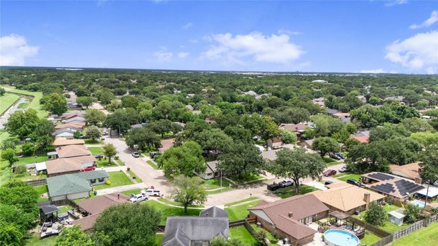 3208 Woodstone Drive, Baytown, TX 77521