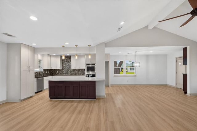 3208 Woodstone Drive, Baytown, TX 77521