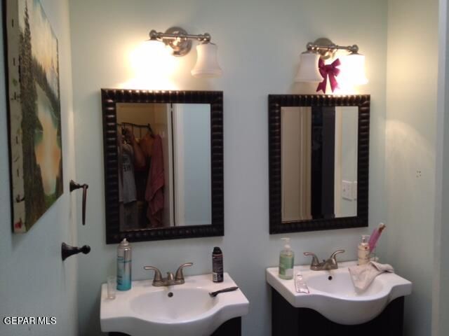 10428 SEAWOOD Drive, El Paso, TX 79925