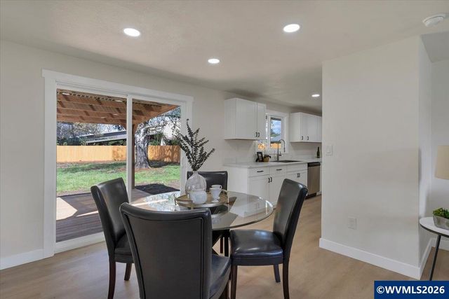 965 Weeks Dr NE, Keizer, OR 97303