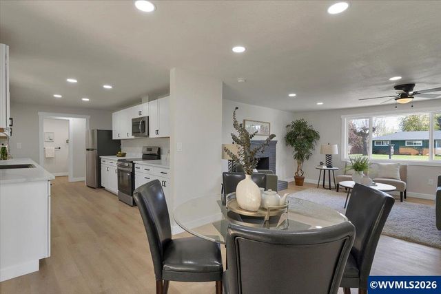 965 Weeks Dr NE, Keizer, OR 97303