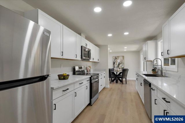 965 Weeks Dr NE, Keizer, OR 97303