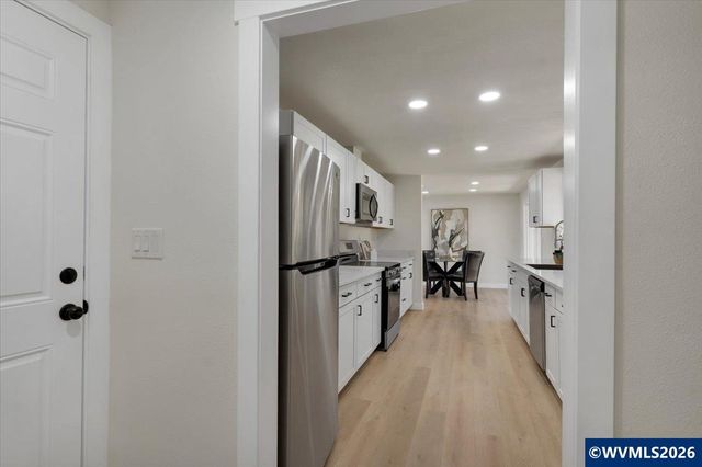 965 Weeks Dr NE, Keizer, OR 97303