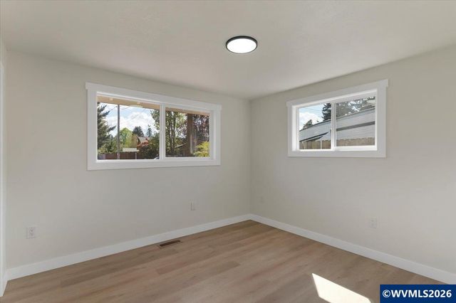 965 Weeks Dr NE, Keizer, OR 97303