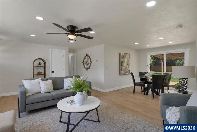 965 Weeks Dr NE, Keizer, OR 97303