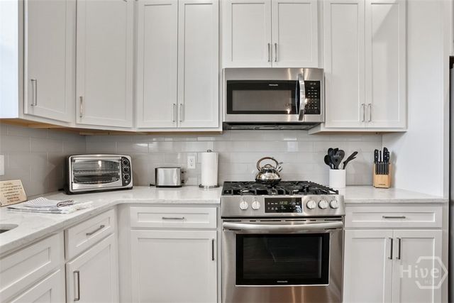 546 E 32nd Street, Savannah, GA 31401