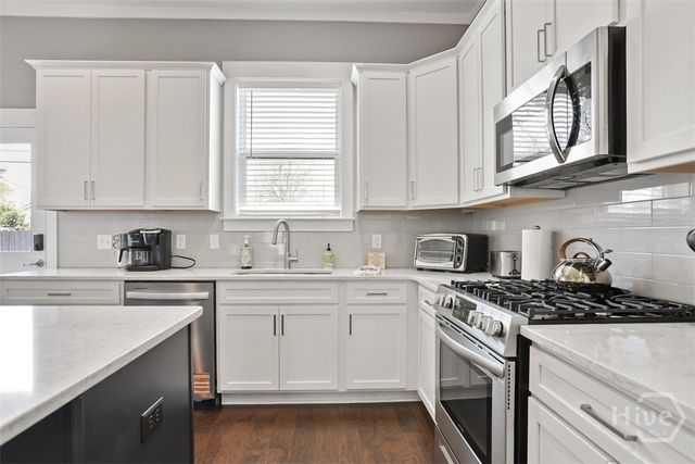 546 E 32nd Street, Savannah, GA 31401