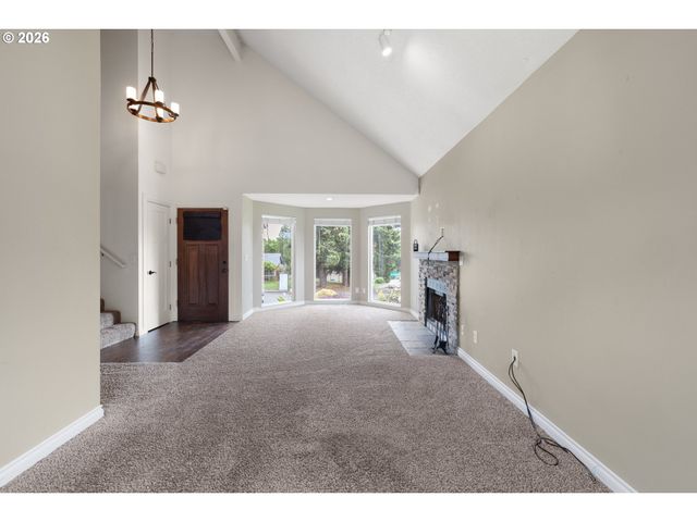4223 Se ANDEREGG Dr, Portland, OR 97236