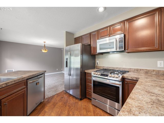 4223 Se ANDEREGG Dr, Portland, OR 97236
