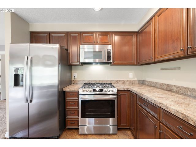 4223 Se ANDEREGG Dr, Portland, OR 97236