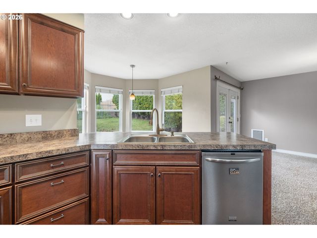 4223 Se ANDEREGG Dr, Portland, OR 97236