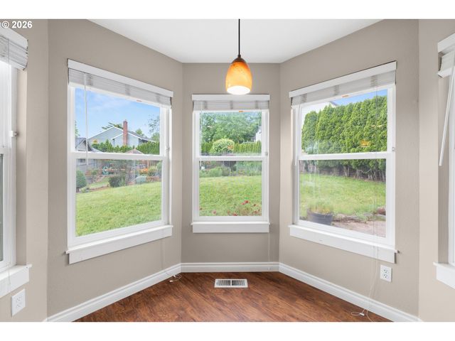 4223 Se ANDEREGG Dr, Portland, OR 97236