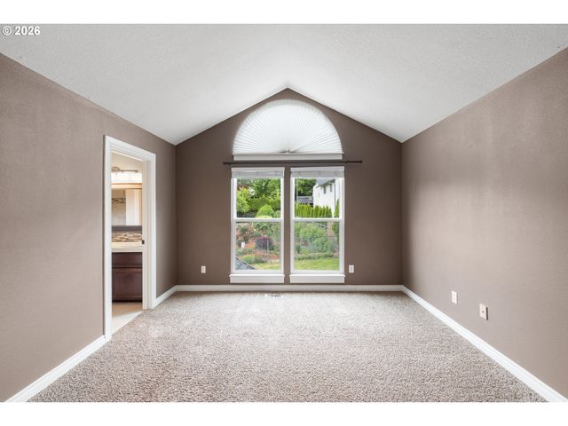 4223 Se ANDEREGG Dr, Portland, OR 97236