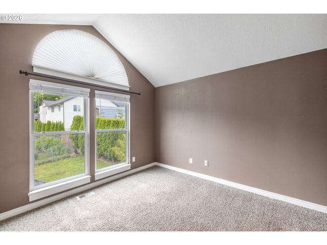 4223 Se ANDEREGG Dr, Portland, OR 97236
