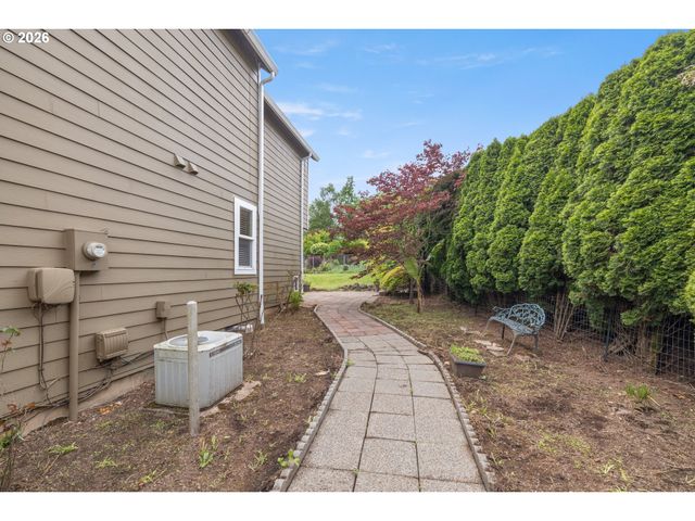 4223 Se ANDEREGG Dr, Portland, OR 97236