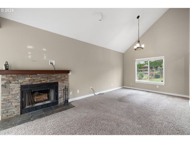 4223 Se ANDEREGG Dr, Portland, OR 97236