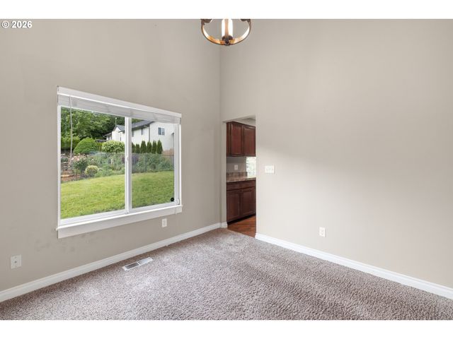 4223 Se ANDEREGG Dr, Portland, OR 97236