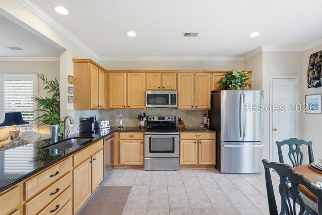 10 Daffodil Ct, Bluffton, SC 29909