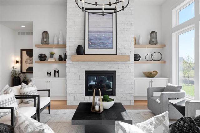 12211 W 184th Terrace, Overland Park, KS 66013