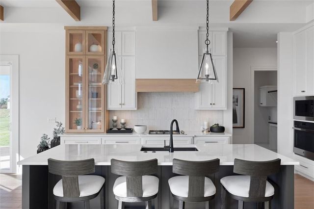 12211 W 184th Terrace, Overland Park, KS 66013