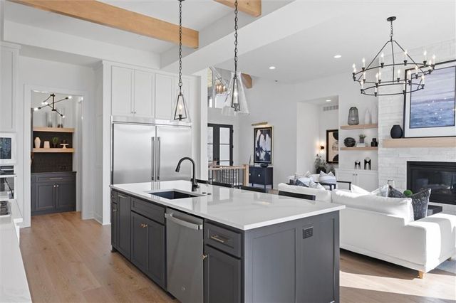 12211 W 184th Terrace, Overland Park, KS 66013