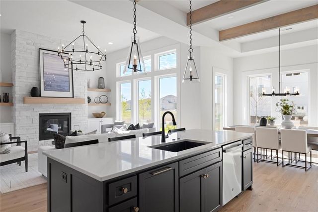 12211 W 184th Terrace, Overland Park, KS 66013