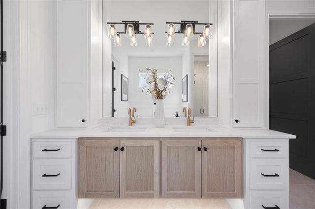 12211 W 184th Terrace, Overland Park, KS 66013