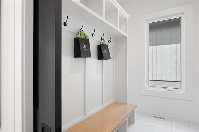 12211 W 184th Terrace, Overland Park, KS 66013