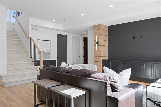 12211 W 184th Terrace, Overland Park, KS 66013