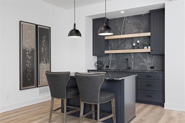 12211 W 184th Terrace, Overland Park, KS 66013