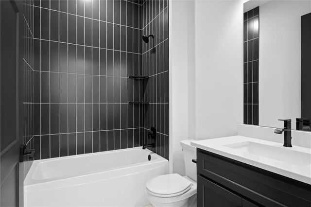 12211 W 184th Terrace, Overland Park, KS 66013