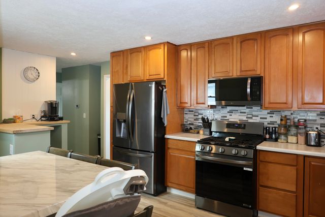 2102 WESTSIDE Drive, Council Bluffs, IA 51501