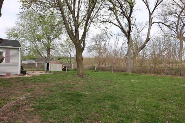 2102 WESTSIDE Drive, Council Bluffs, IA 51501