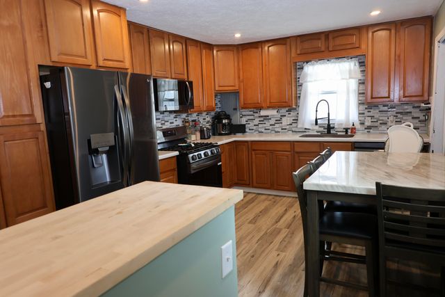 2102 WESTSIDE Drive, Council Bluffs, IA 51501