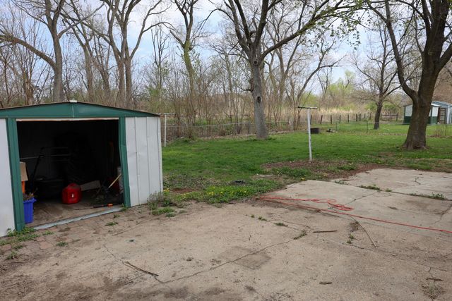 2102 WESTSIDE Drive, Council Bluffs, IA 51501