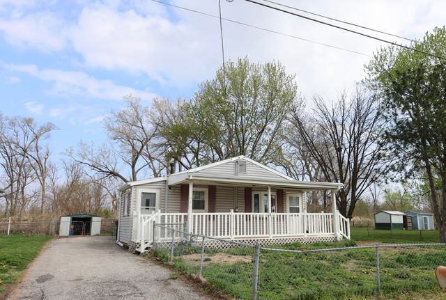 2102 WESTSIDE Drive, Council Bluffs, IA 51501