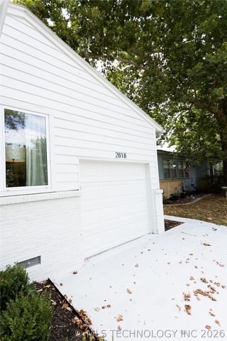 2818 S Pittsburg Avenue, Tulsa, OK 74114