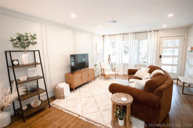 2818 S Pittsburg Avenue, Tulsa, OK 74114