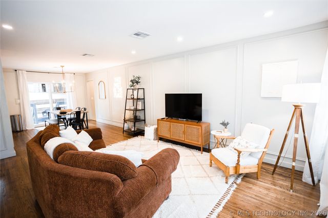 2818 S Pittsburg Avenue, Tulsa, OK 74114