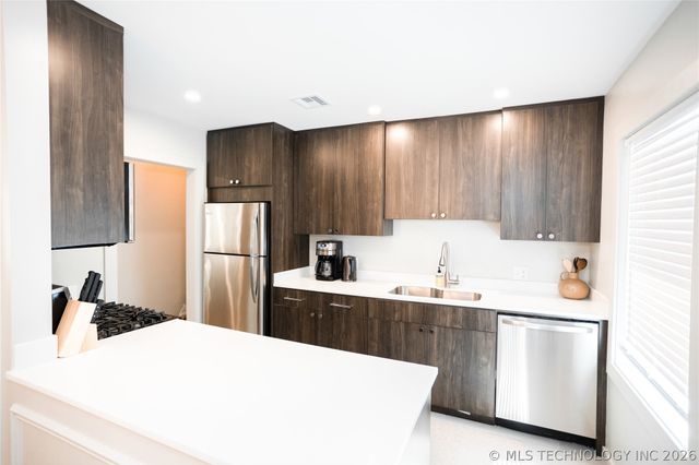 2818 S Pittsburg Avenue, Tulsa, OK 74114