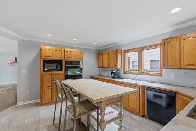 225 S Bleckley Dr, Wichita, KS 67218
